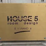 House 5 Bed and breakfast