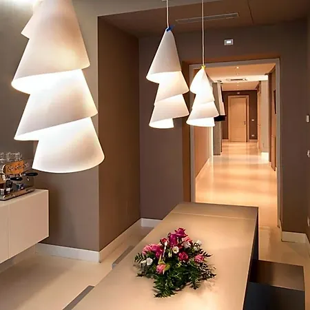 House 5 4* ترييستي