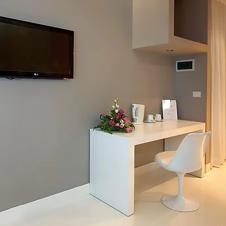 House 5 ترييستي