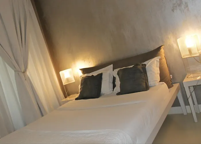 House 5 Bed and breakfast 4*